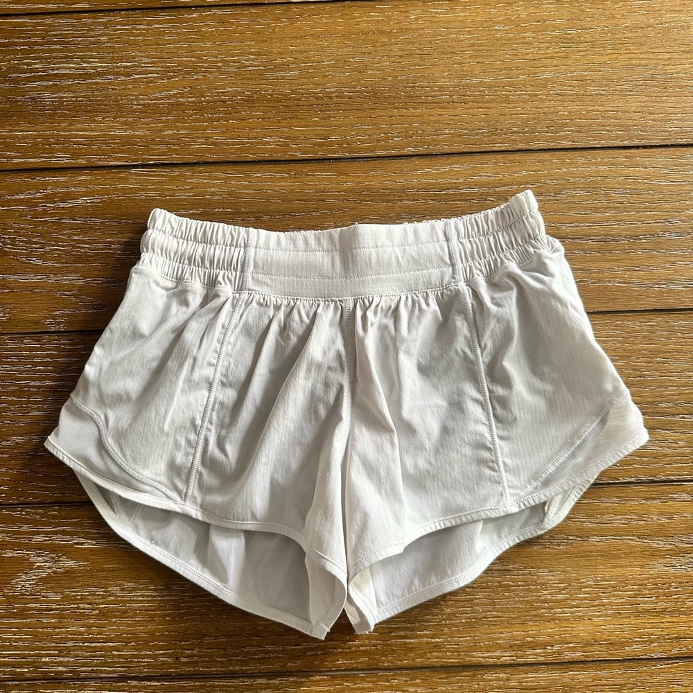 Lululemon Hotty Hot Low-Rise Lined Shorts 2.5”